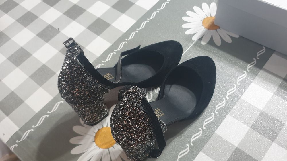 Женские туфли на каблуке