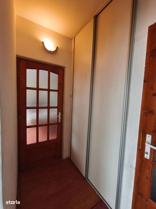 Apartament 3 camere, 97 mp(etaj 1) + 2 spații anexe în aceeași curte