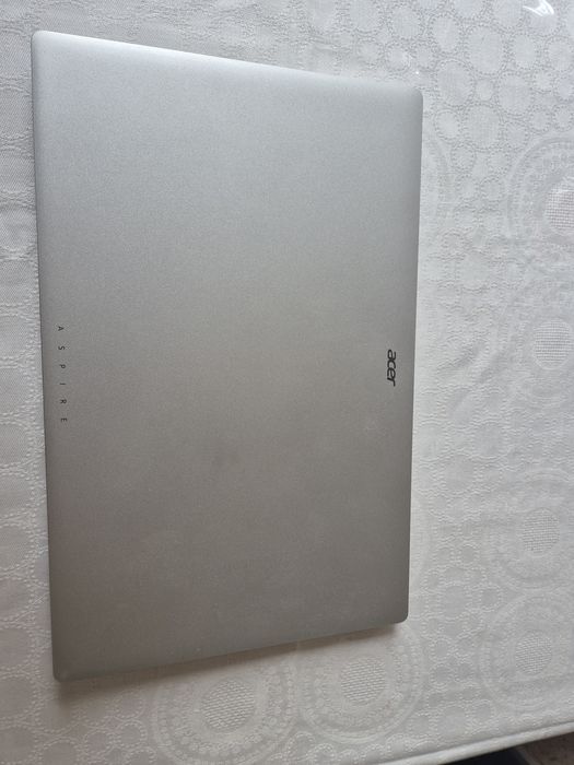 Acer yangi noutbuk