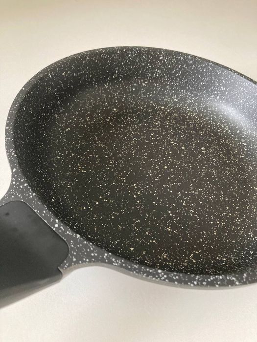 Сковородка 24 см с крышкой