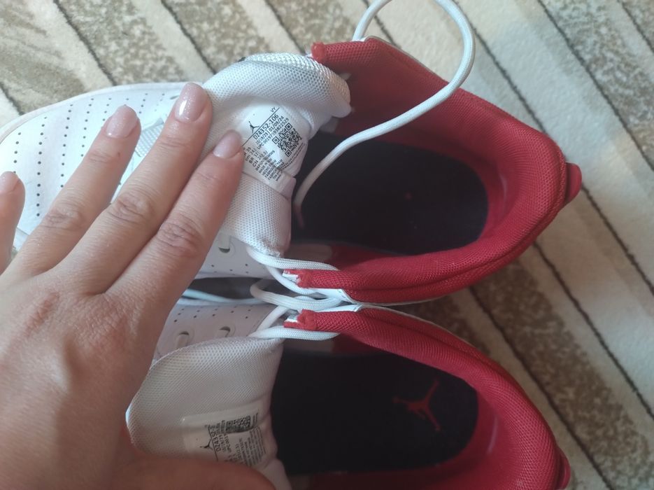 Маратонки Nike  Jordan 37,5 номер.