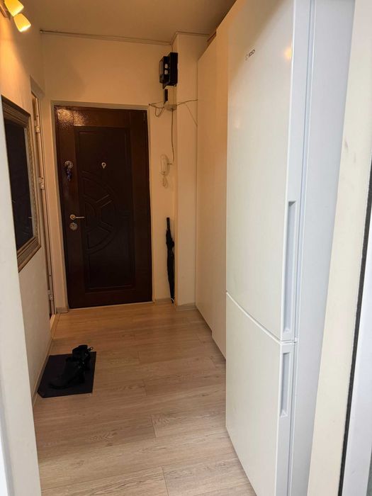 Închiriez garsonieră 33 m² zona Mega Mall, etajul 7/10,bloc cu lift.