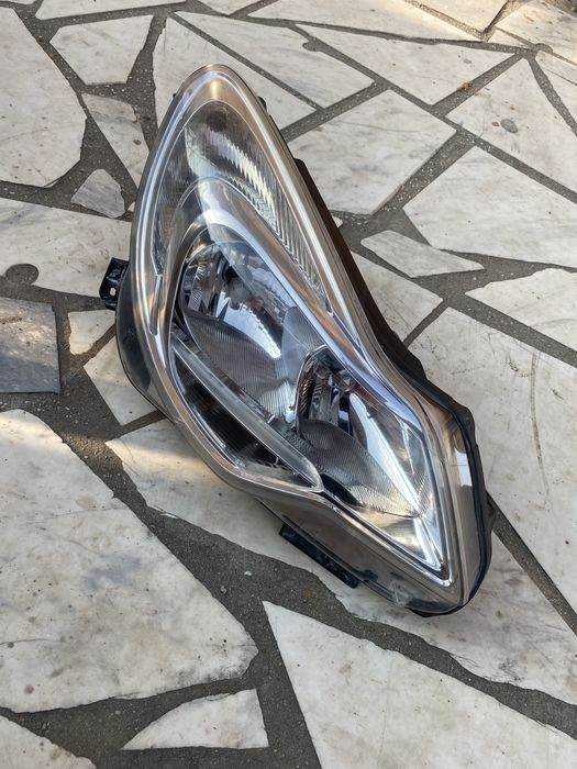 Десен фар за Opel Corsa D