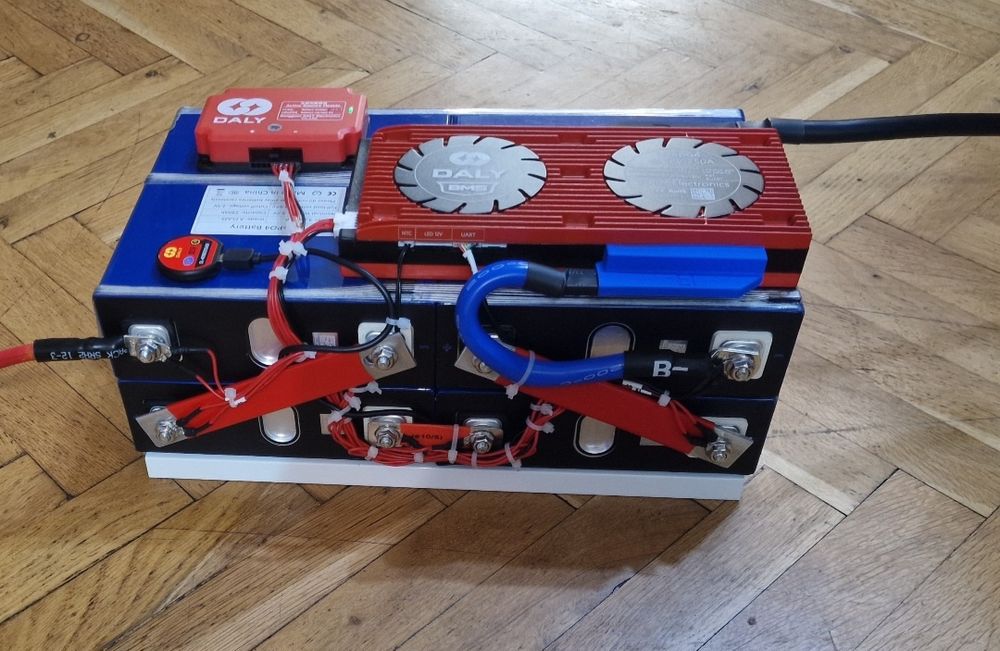 12V 320A lifepo4. БЛУТУТ !!! акумулатор 4Kw и РЕМОНТ на Други lifepo4