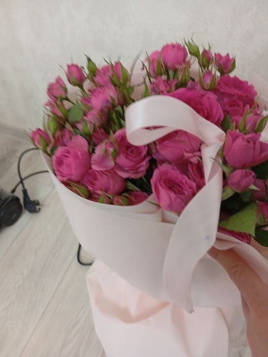 Продам кустовых роз