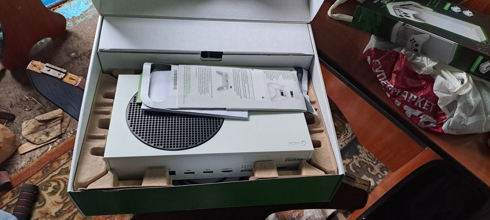 Игровая приставкп