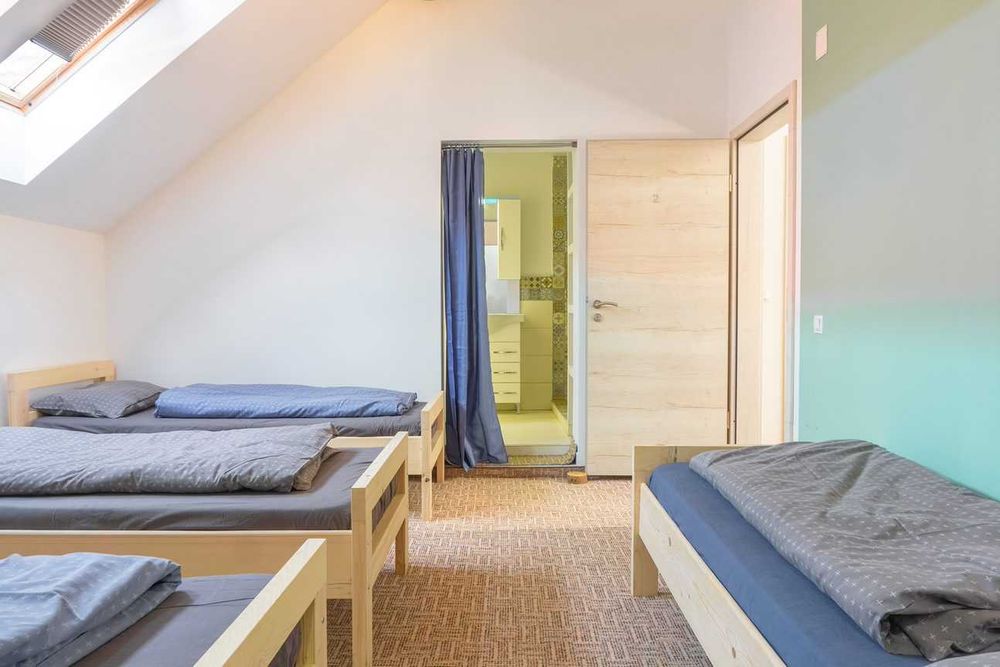 Inchiriez  camere (tip pensiune] in Cristian BV pe termen mediu -lung