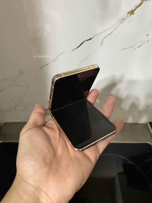Продам Samsung Flip 4 128гб