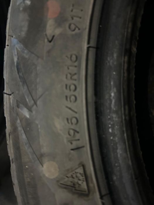 Продам шины зимние 195/55/R16 шиповные