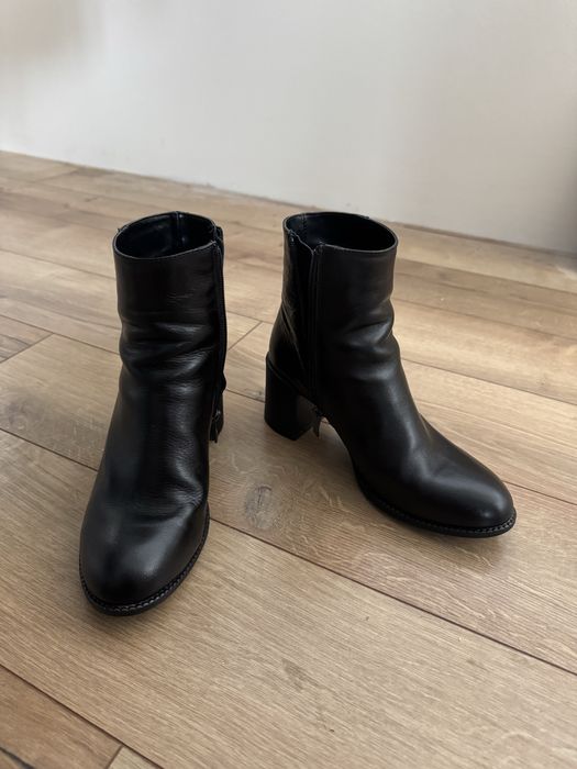 Ежедневни черни боти до глезена