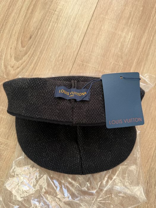 Caciula Louis Vuitton