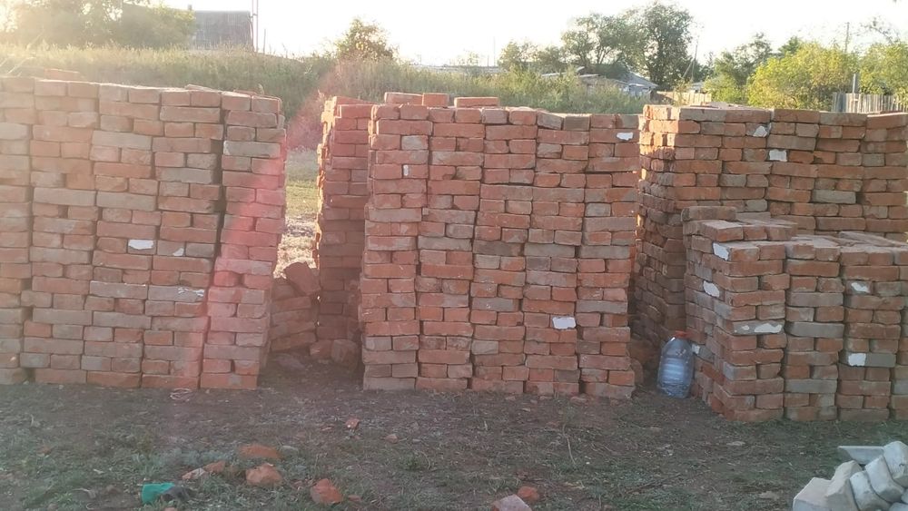 Кирпич  б/у  продам