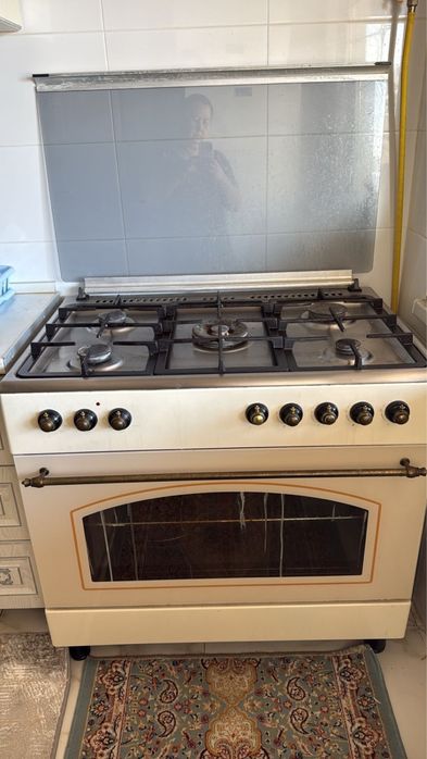 Кухонный мебель сатылады