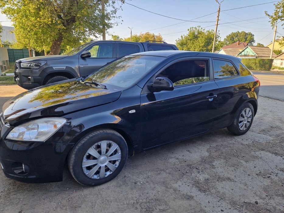 Kia ceed 2008 год