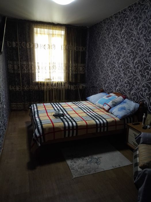 Продам двухкомнатную  .