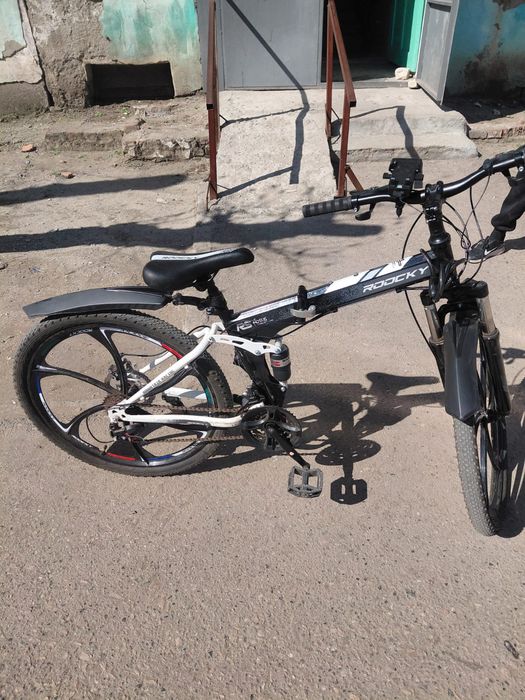 Продам детские сани , и спортивный велосипед