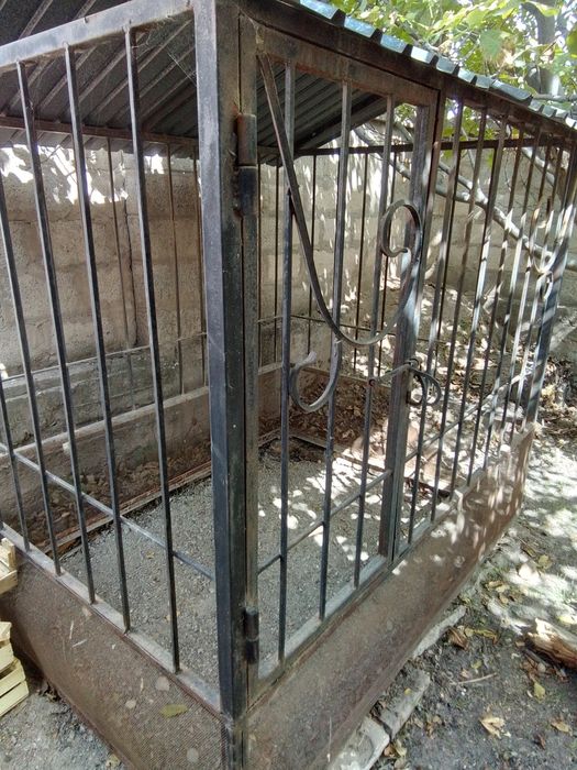 Вальер для собак. Продам срочно. 2.0 х 1.5, высота 1.7