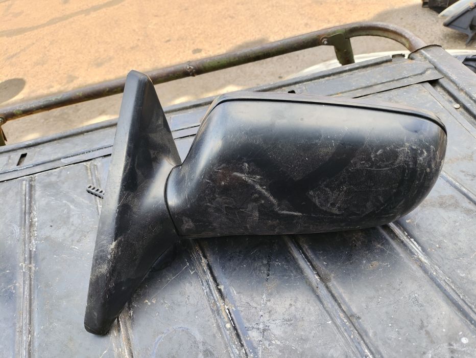 Зеркало заднего вида