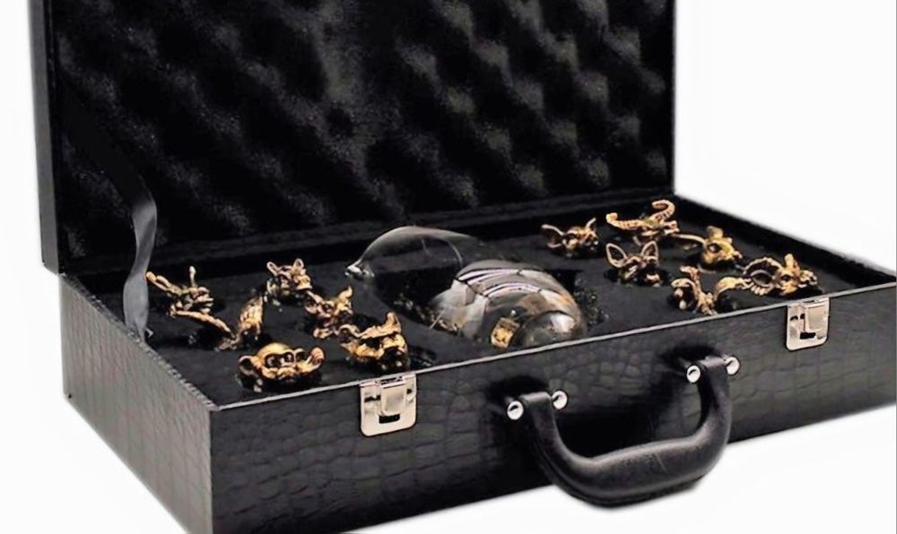 Рюмки с графином в подарочном кейсе