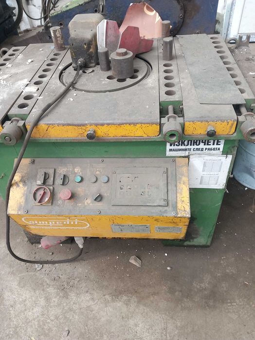 Машина за огъване на арматура