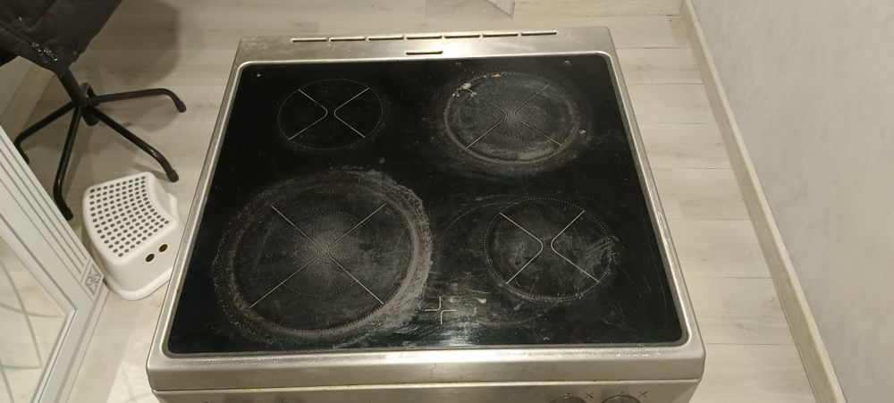 Продам электроплиту б/у