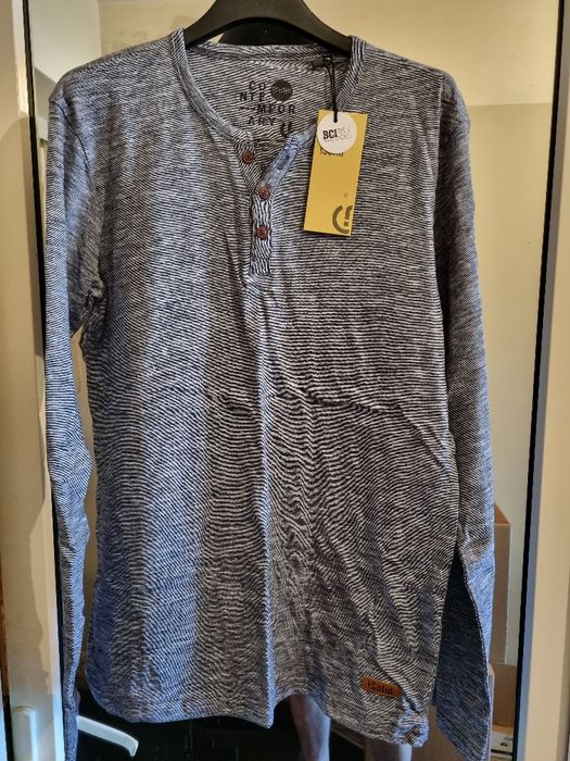Bluza barbati " Solid". Marimea M. Noua