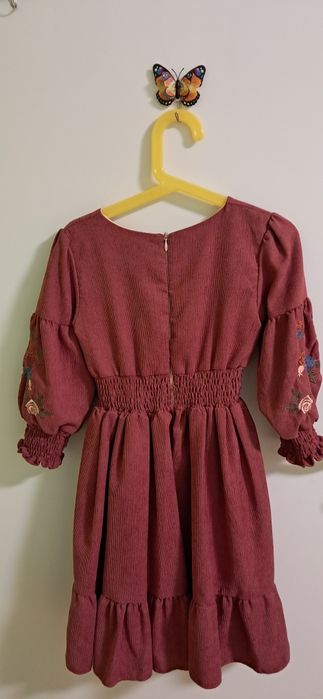 Rochita raiata cu broderie