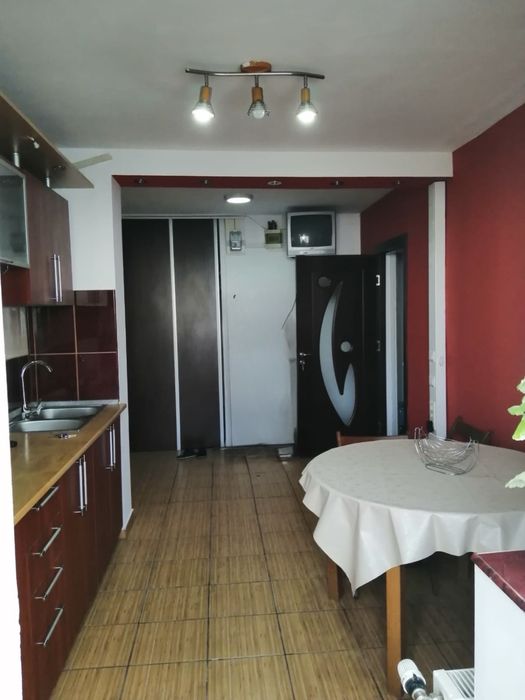 Particular, 3 camere , LANGA METROU