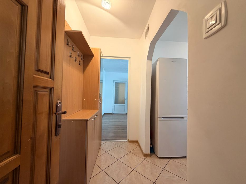 Vand apartament cu doua camere