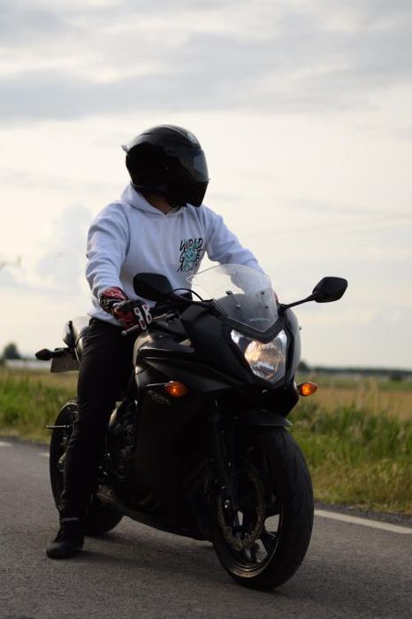 Vrei să-ți faci fostul sau actualul gelos? Te plimb cu motorul