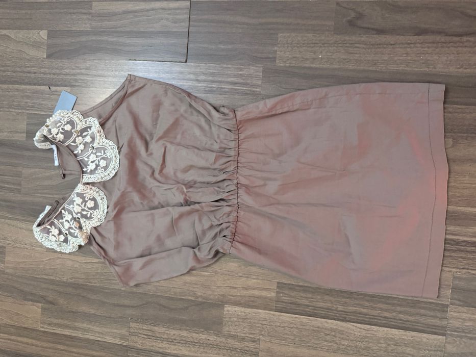 Вещи женские и детские . 100 000 сум за 4 вещи .