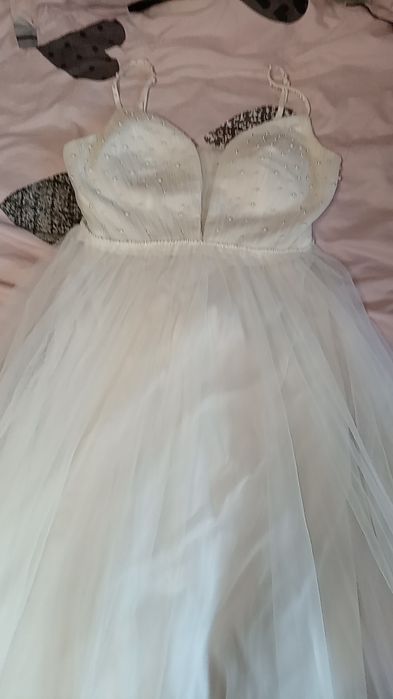 Vând rochie de mireasa purtata  o data și pantofii mireasa