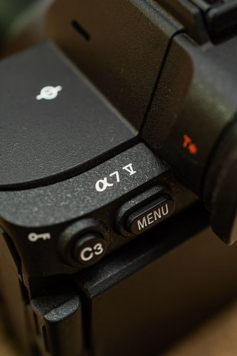 Срочно камера Sony A7V (Тушка)