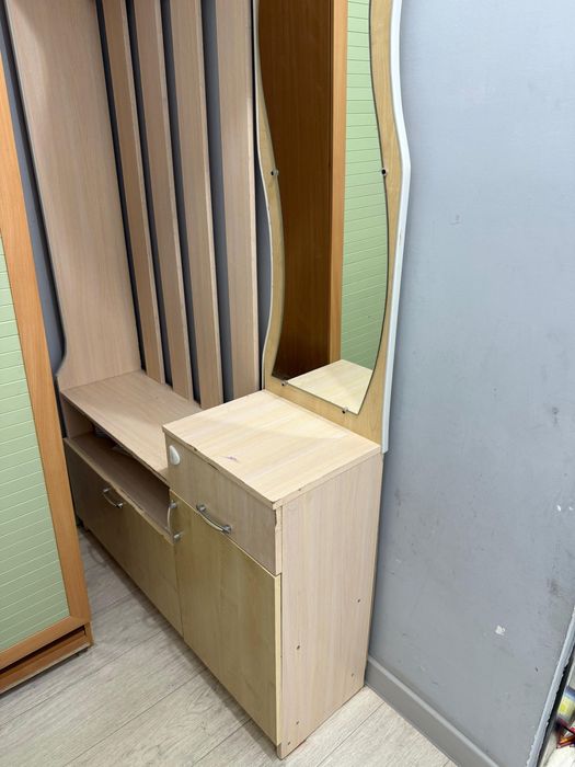 Прихожака шкаф б/у