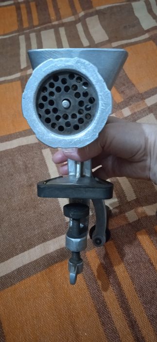 Мясорубки механические в полном комплекте и Запчасти