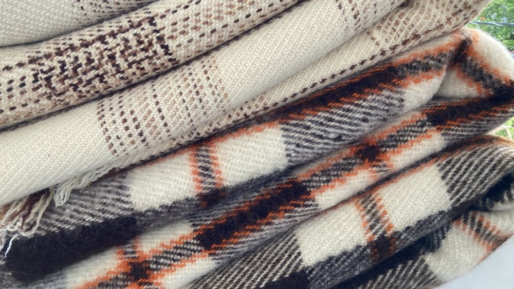 Вълнени одяла нови.