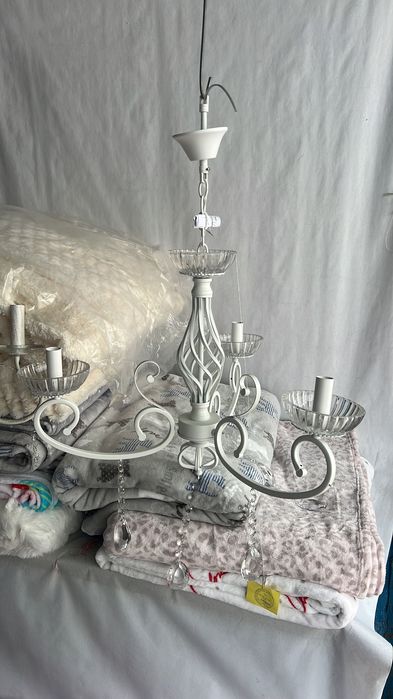 Lustre și suspensii