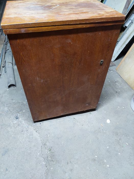 Продам швейную машинку