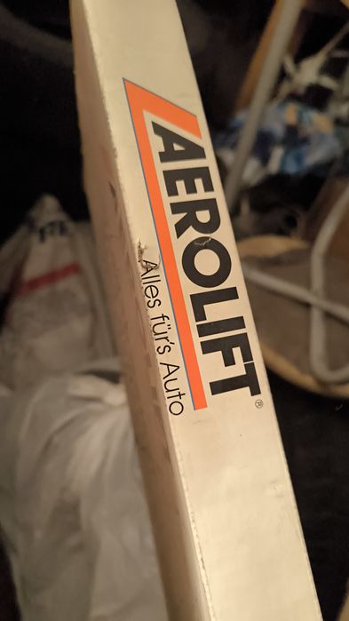 Продам ветровики для автомобиля.