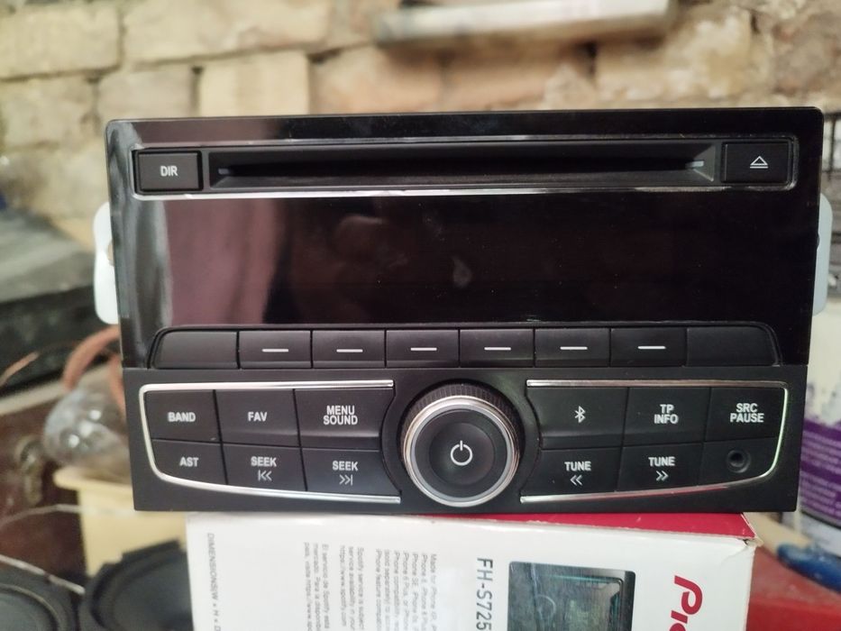 Автомагнитола от Джентры, +4 колонки стоковые, заводские