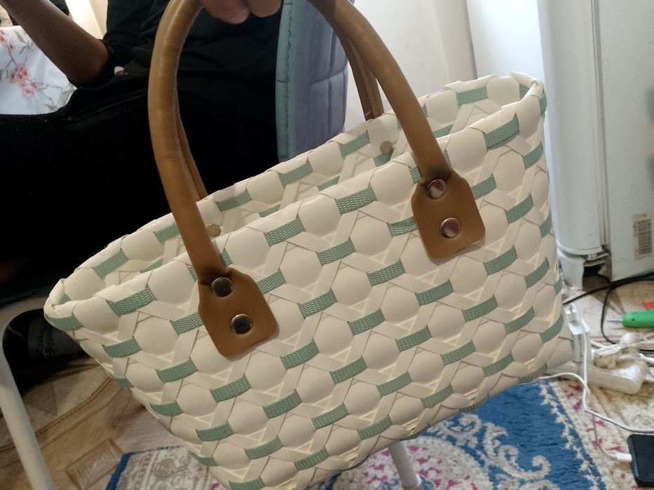 Продам сумочку серый