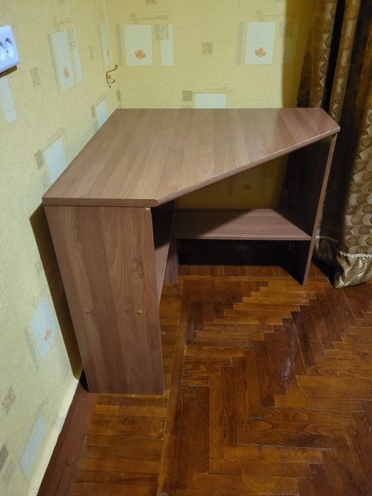 Стол компьютерный угловой