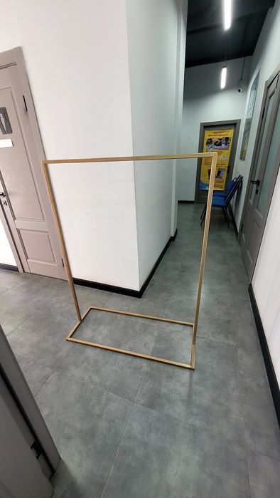 Продам вешалку для вещей