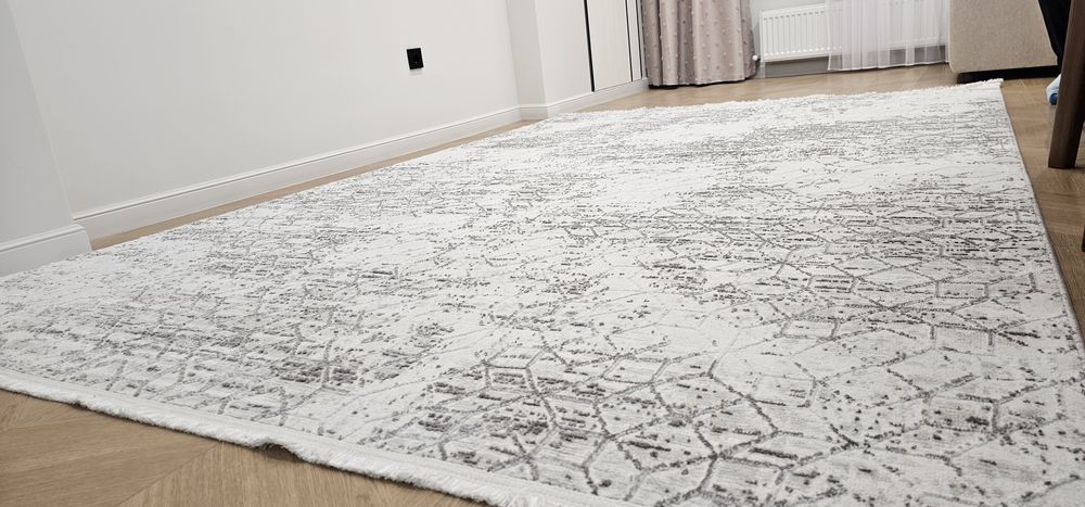 Продается новый ковёр 200×300 см