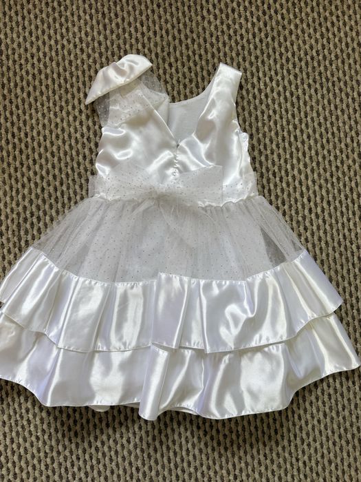 Продам платье на 7 л