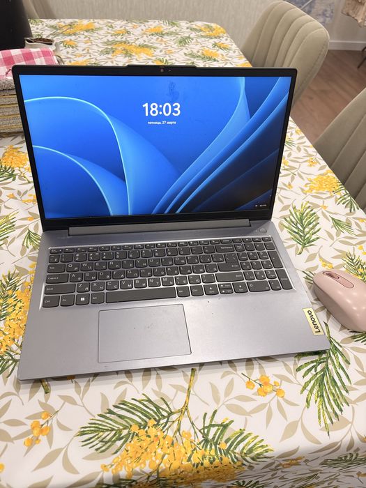 Ноутбук сатылады