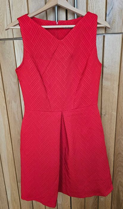 Рокля в червен цвят на марка Orsay размер 36