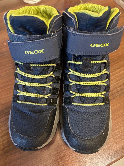 Vând ghete de iarnă Geox, impermeabile, mărimea 35