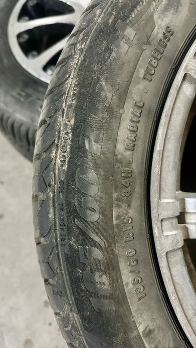 Продам 2штук шины с дисками r15