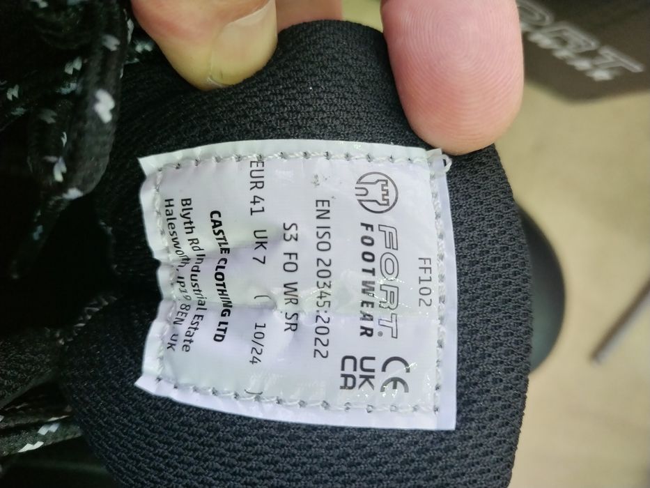 Работни обувки 41 с метално бомбе